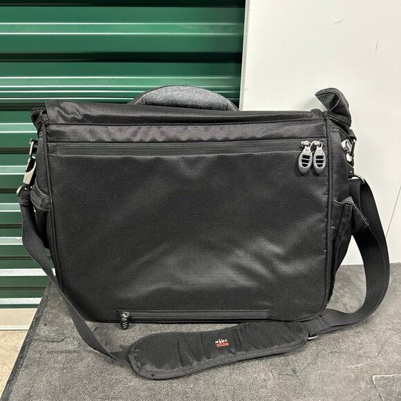 TUMI T-Tech Unisex Ballistic Nylon Laptop Messenger Shoulder Bag Black - Picture 3 of 11